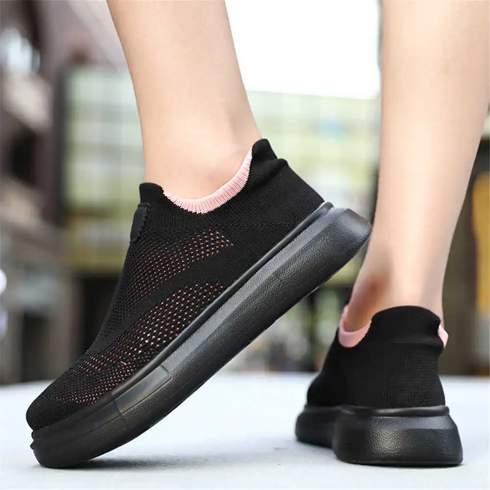 Travel Accessories For Women Gift Ideas - Stoking Platform sepatu cokelat untuk wanita